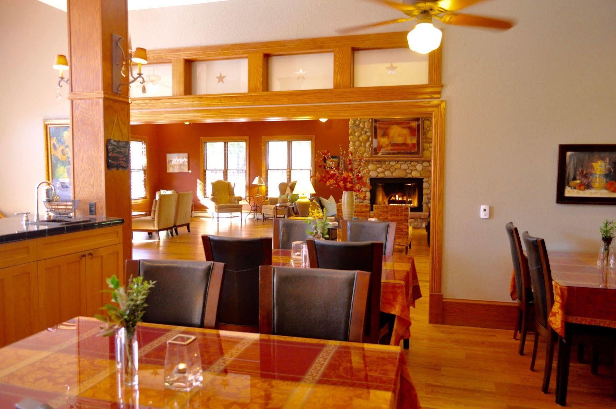 The Bradley Boulder Inn 外观 照片